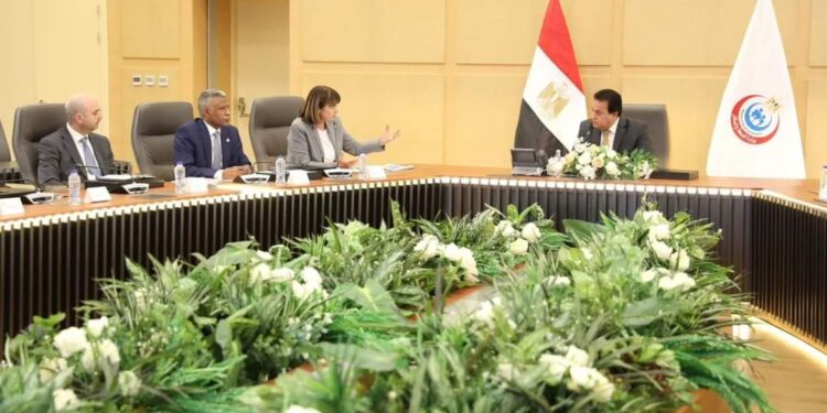 وزير الصحة يستقبل منسق الأمم المتحدة …