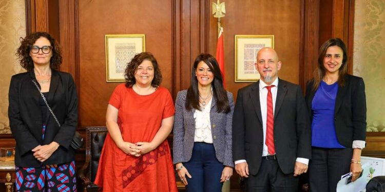 وزيرة التعاون الدولي تلتقي وفد دولة الأرجنتين لاستكشاف فرص التعاون المشترك