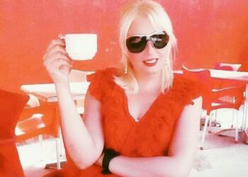 أحرر نفسي من رغبتي بك