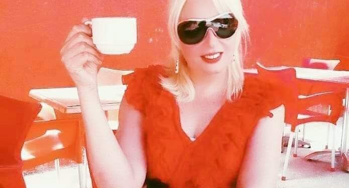 أحرر نفسي من رغبتي بك