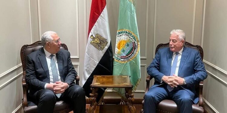 وزير الزراعة يبحث مع محافظ جنوب سيناء دعم الإستثمار الزراعي