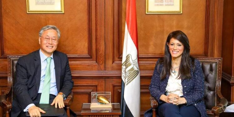 وزارة التعاون الدولي والسفارة الكورية توقعان اتفاق تمويل