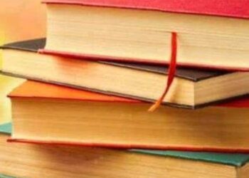 الزوجات وإحراق الكتب