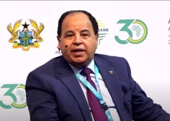 وزير المالية في لقائه مع نظيره الكينى