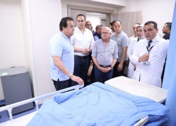 وزير الصحة يتفقد مجمع الشفاء الطبي ببورسعيد..