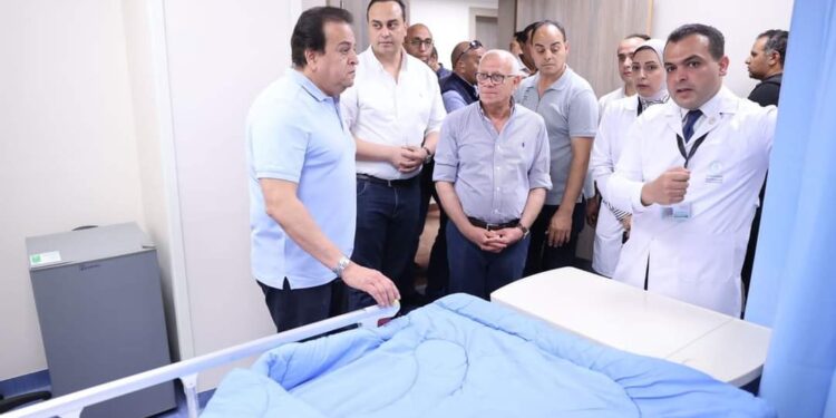 وزير الصحة يتفقد مجمع الشفاء الطبي ببورسعيد..