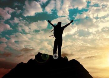 ظلالُكَ الشَّمسُ فاءتْ