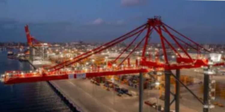 كيف تحول محطة «تحيا مصر» ميناء الإسكندرية إلى مركز للترانزيت؟