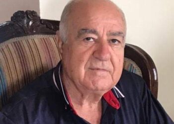 أكره المرآة …