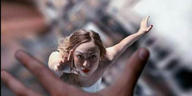 آمنت بقلبك الخاين …