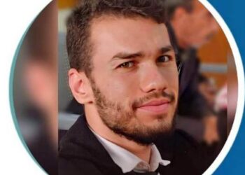 مازالت أحلامي صغيرةً