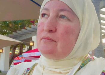 سأخرجُ من جلدي …