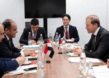 وزير التجارة والصناعة يبحث مع كبري الشركات الروسية العاملة في مجالات الشحن فرص التعاون المشترك …