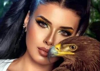 أنت  القمر المخطوف