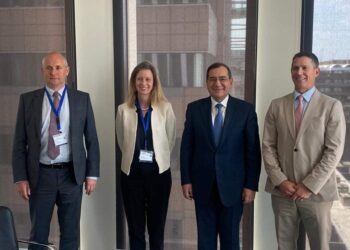 وزير البترول والثروة المعدنية يبحث مع كابريكورن إنرجي خطط وبرامج عملها في مجال البحث والاستكشاف