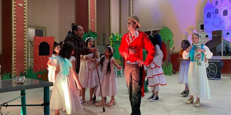 مسرح الطفل بثقافة سوهاج يقدم “حكايات عروسة المولد” …