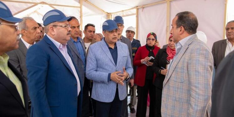 ” وزير الدولة للإنتاج الحربى ” يشهد إجراءات التشغيل التجريبي