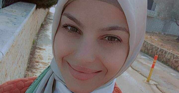 يلزمنا قلبٌ آخر لنتحملَ بعضَ صفعات الحياة أحياناً…