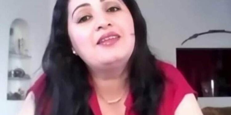 « شَعري طائش »  بقلم الشاعرة …سونيا فرجاني