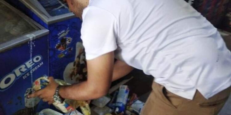مديرية الصحة تضبط أغذية وألبان غير صالحة للإستهلاك الآدمى