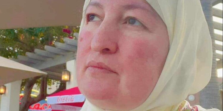 سأخرجُ من جلدي