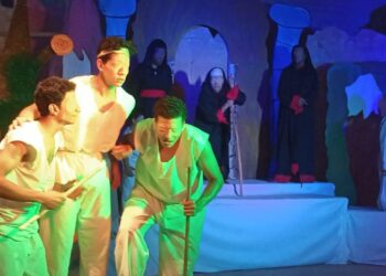 العرض المسرحي “عين الشفق” يختتم لياليه بديروط …   