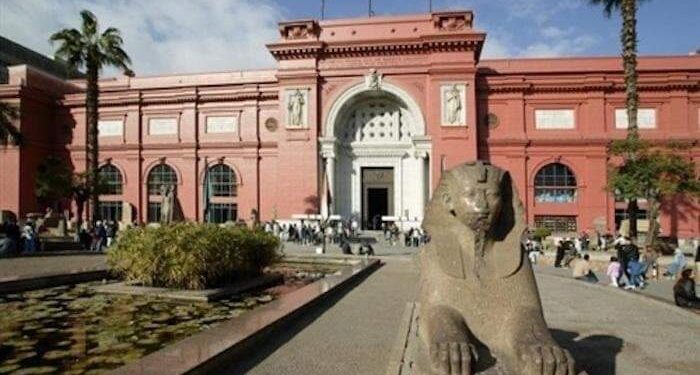 انشاء المتحف المصري ومصلحة الاثار