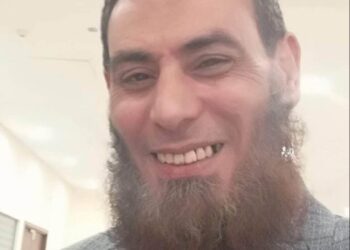 تُطِلّينَ فَوْراً يَهِلُّ الفَرَاشْ