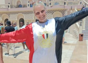 السياح من 22 جنسية يحتفلون بذكرى 30 يونيو على شواطئ الغردقة