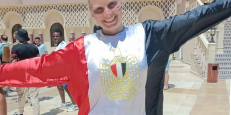 السياح من 22 جنسية يحتفلون بذكرى 30 يونيو على شواطئ الغردقة