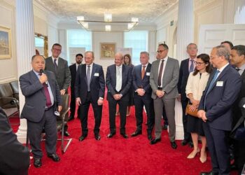 وزير المالية في لقائه مع أعضاء «جمعية المصرفيين العرب» بلندن …