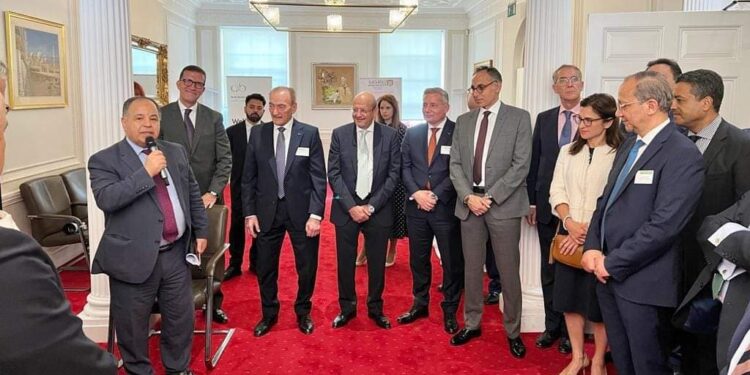 وزير المالية في لقائه مع أعضاء «جمعية المصرفيين العرب» بلندن …