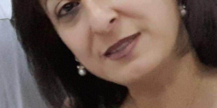 واهٍ كخط الأفق …