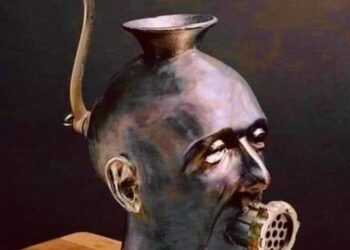 ما لي اراك منفوشا كما ديك الهرات …