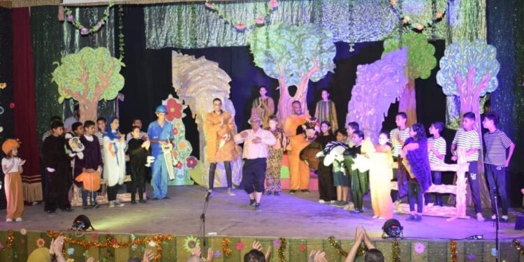 إستمرار عرض مسرحية الأطفال “طق طق ابن الغابة” بالمنيا