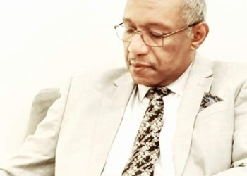 سِهَامٌ مِنْ لَظَى لَحْظٍ تَشُقُّ …