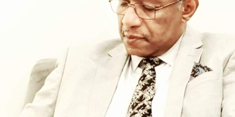 سِهَامٌ مِنْ لَظَى لَحْظٍ تَشُقُّ …