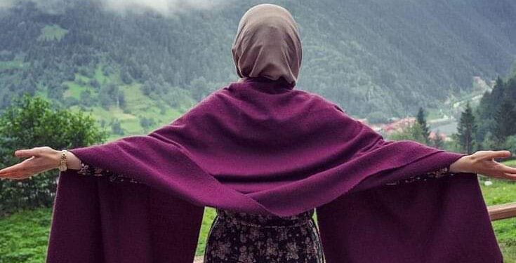 نَتَكَبَّدُ الْمَعَانَاهْ لاَجْلِ مِنْ نُحِبٍ