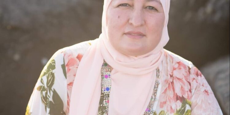 الفراغات السحيقةُ في داخلي