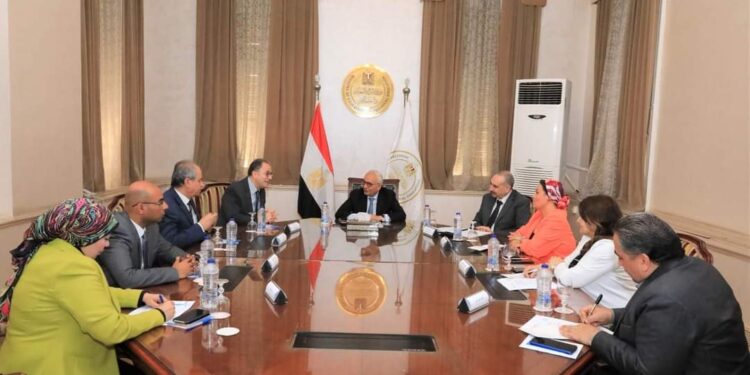 وزير التربية والتعليم يبحث مع رئيس الجامعة الأمريكية مشروعات التعاون لمجال التعليم … …