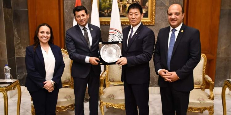 وزير الرياضة يفتتح بطولة الفراعنة الدولية للجمباز بإستاد القاهرة الدولي