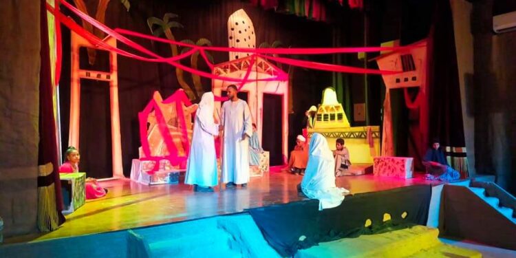 ختام عرض “دم السواقي” على مسرح الأقصر