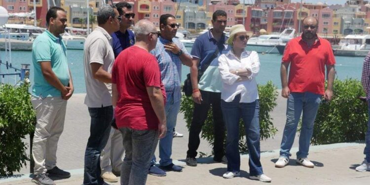 وزيرة البيئة تقود فريق محميات البحر الأحمر