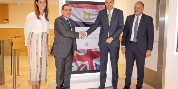 المهندس طارق الملا يلتقى بوزير البترول والثروة المعدنية…