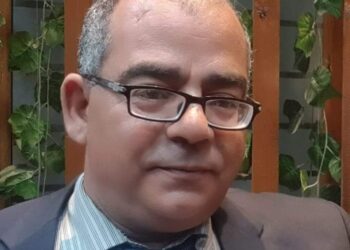 تلوت قصائدي أمام عينيك