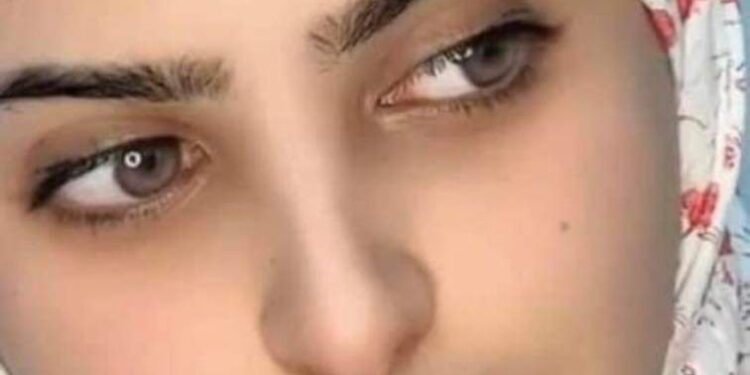 يا سارقَ القلبِ ، لطفاً لا تفارقهُ …