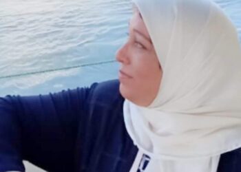 عـيـنـاك …