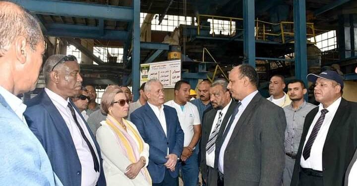 ” في يوم البيئة العالمي ” .. وزيرة البيئة في زيارة تفقدية لمصانع سكر أرمنت.