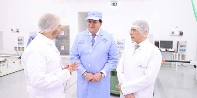 وزير الصحة يبحث مع الرئيس التنفيذى الاستفادة من تكنولوجيا علوم الفضاء …