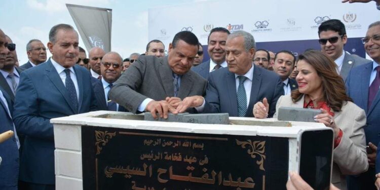 وزير التنمية المحلية يشارك في وضع حجر أساس المنطقة اللوجيستية…